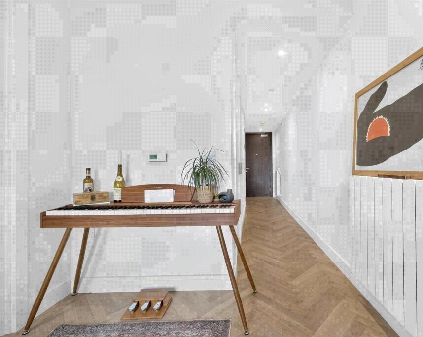 Apartment in London - View 5