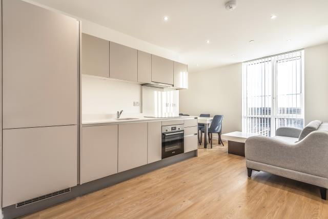 Apartment in Reading - View 4