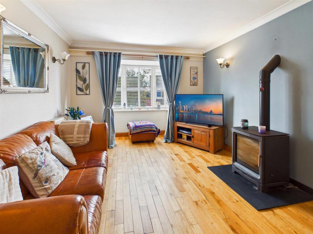 House in Welshpool, Bronybuckley - View 4