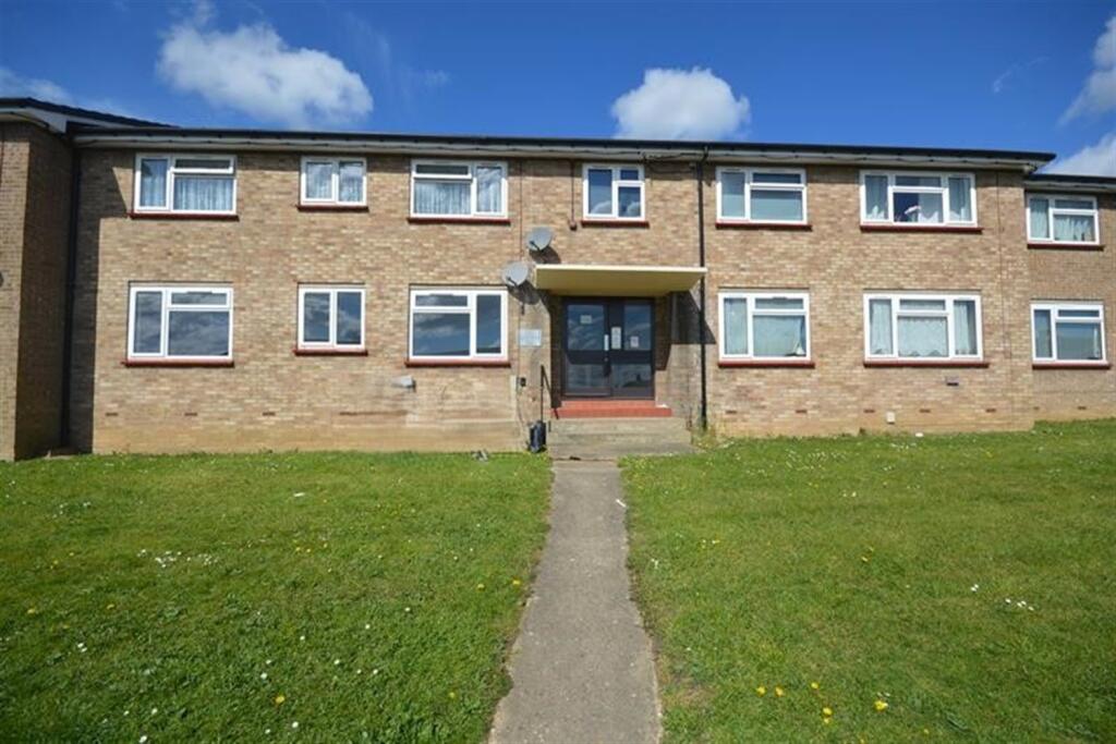 Main image of property: Wingate Close, Braintree, CM7