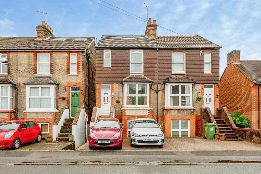 Main image of property: Earlsbrook Road, Redhill