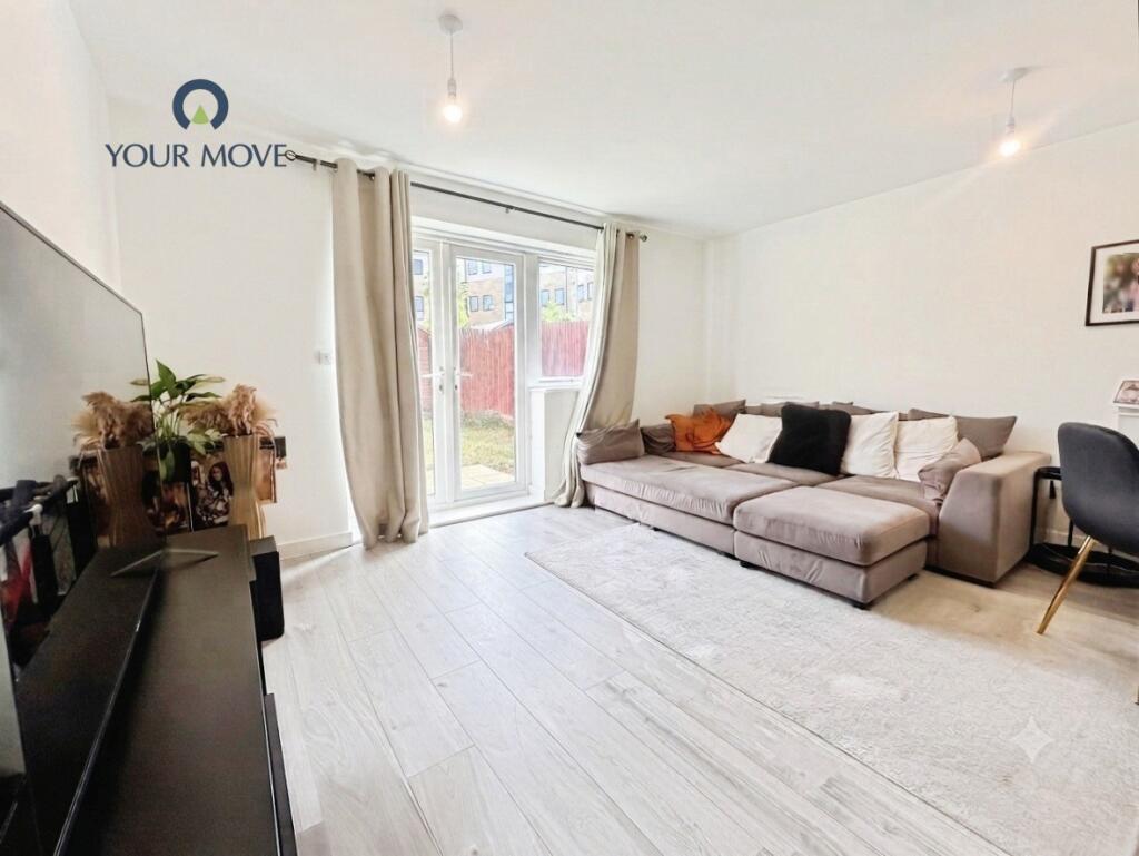 House in Dartford - More