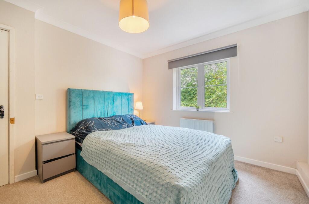 Apartment in Waverley, Cranleigh - View 5