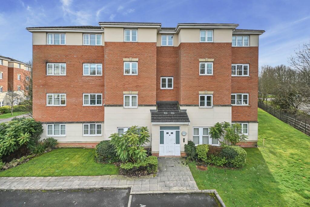 2-bed flat on 3 Ledgard Avenue, Leigh, WN7, £115,000