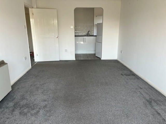 Apartment in Dartford - View 5