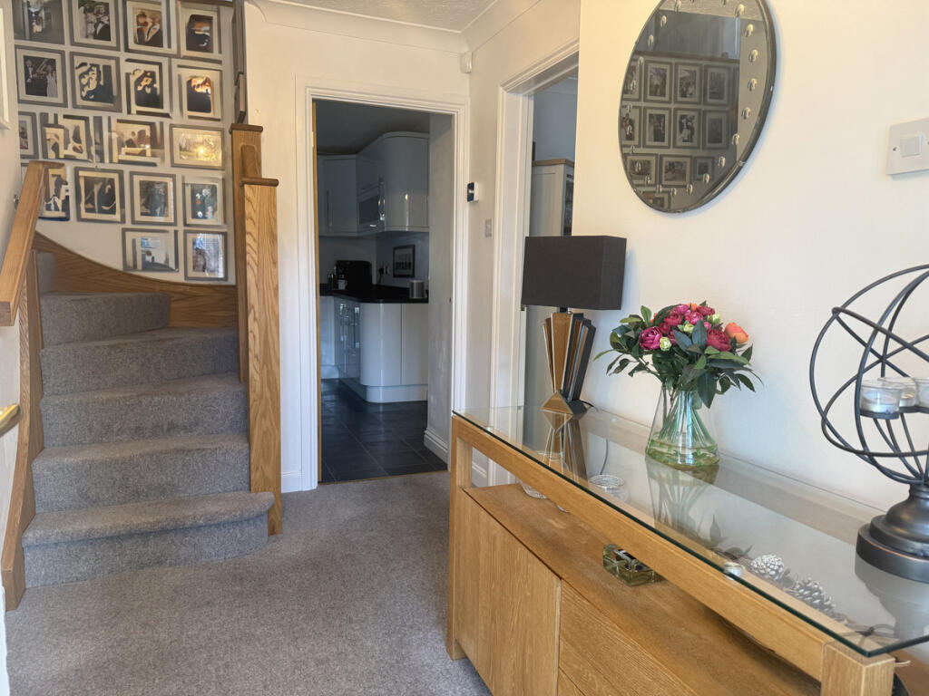 10 Hopkins Close, Thornbury BS35 2PX photo 4