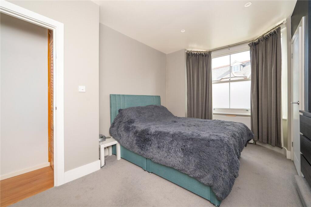 Apartment in St Albans - View 4