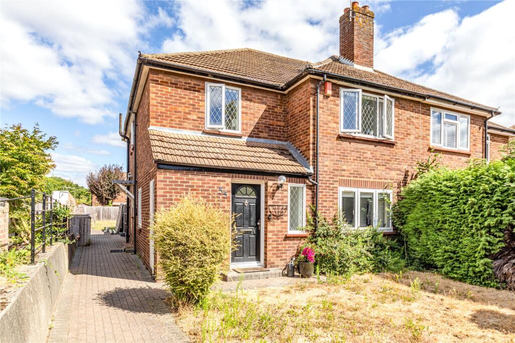 Main image of property: High Road, Byfleet, West Byfleet, Surrey, KT14