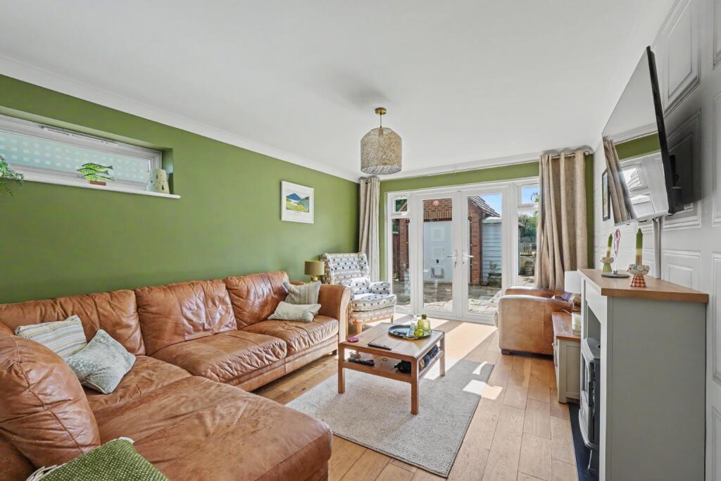 House in Gillingham, Twydall - View 3