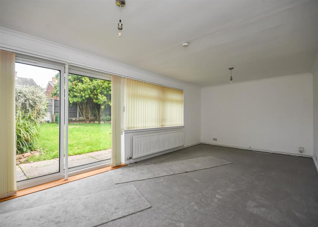 7 Brindley Close, Albrighton, Wolverhampton, WV7 3PP photo 3