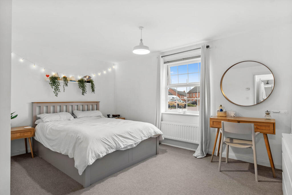 Apartment in Warwick, Bishop's Tachbrook - View 5
