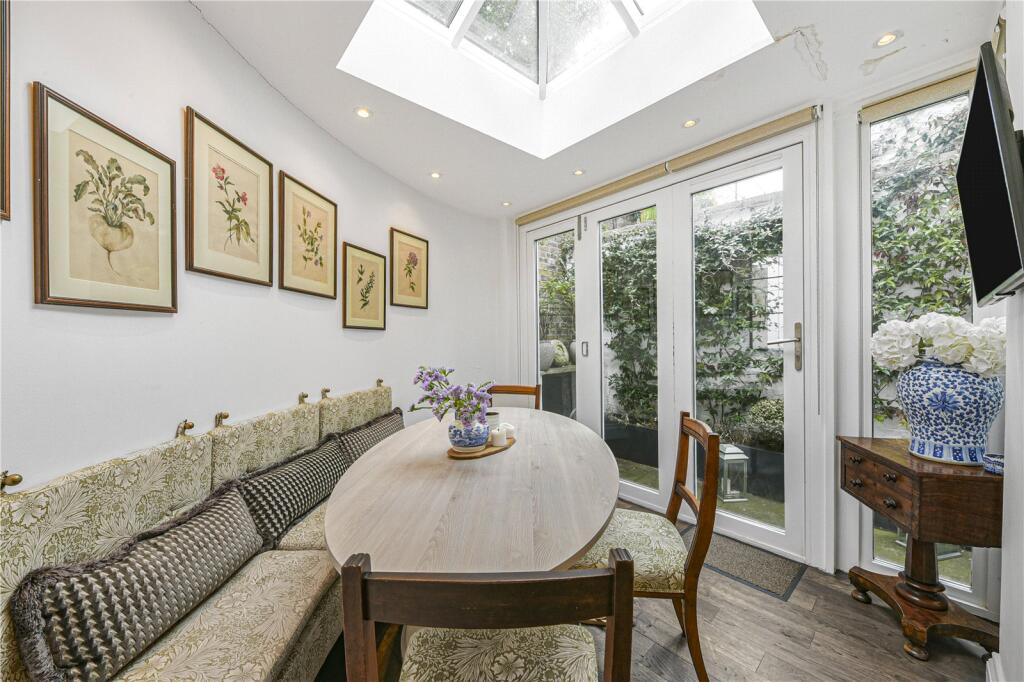 1 bedroom maisonette for rent