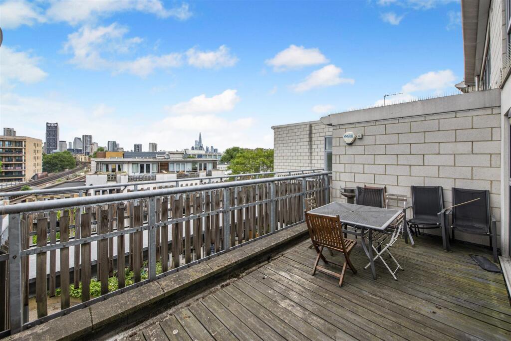 4 bedroom penthouse for rent