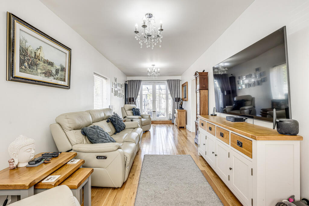 House in Basildon, Essex - View 5