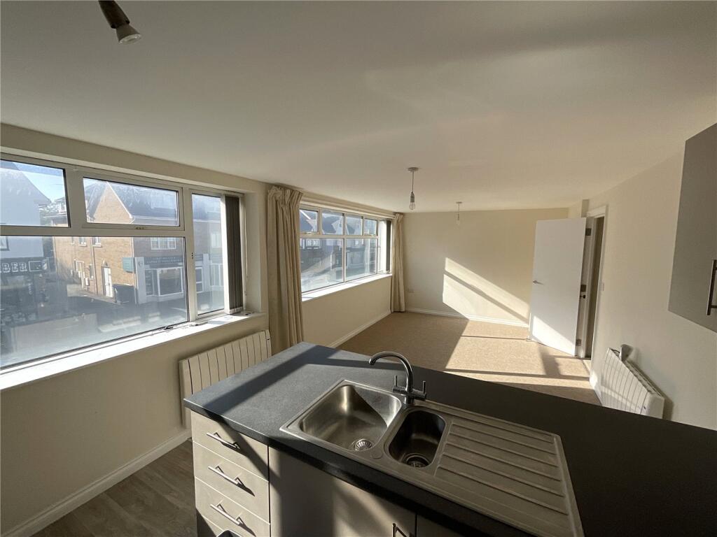 Apartment in Highcliffe-on-Sea, Highcliffe and Walkford - View 5
