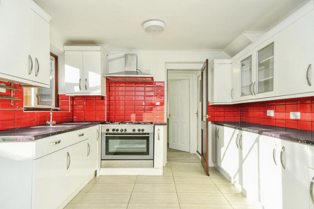 House in Swindon, Toothill, West Swindon - More
