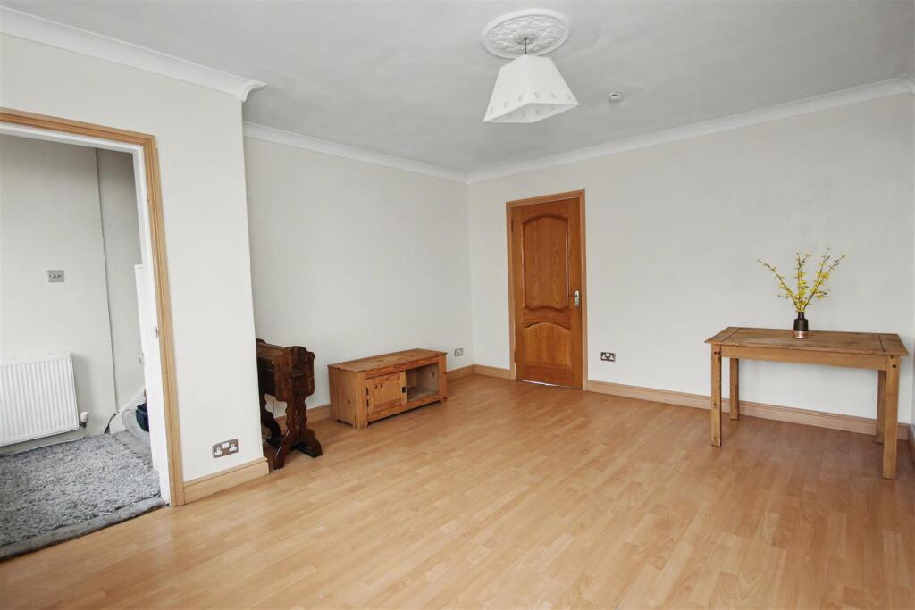 Old Manse Road, Wishaw photo 4