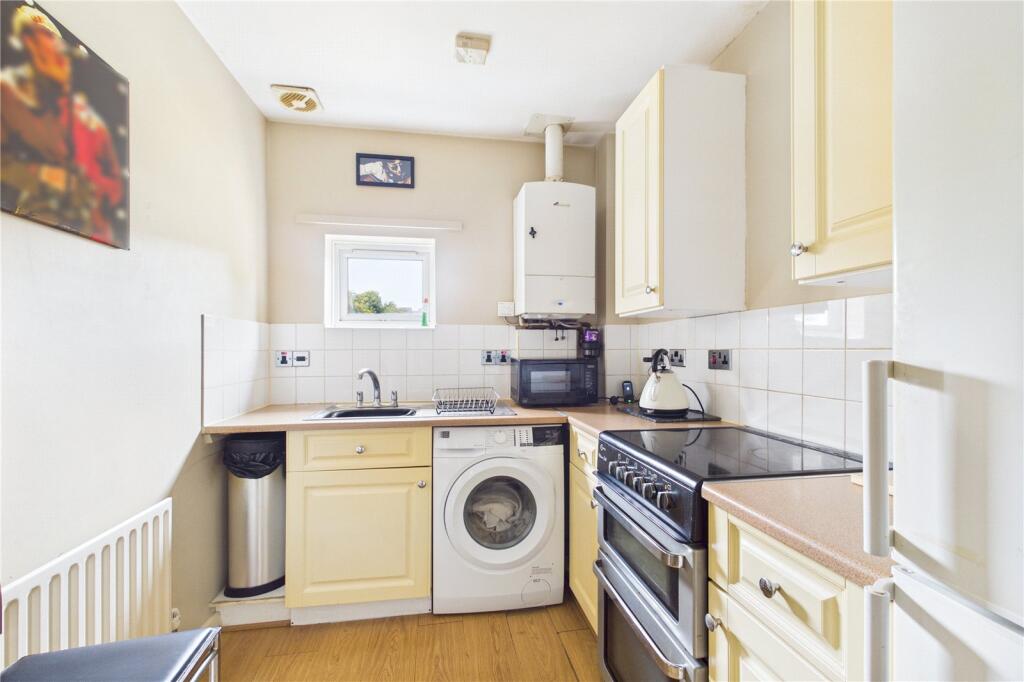 Shilling Close, Tilehurst, Reading, Berkshire, RG30 photo 4