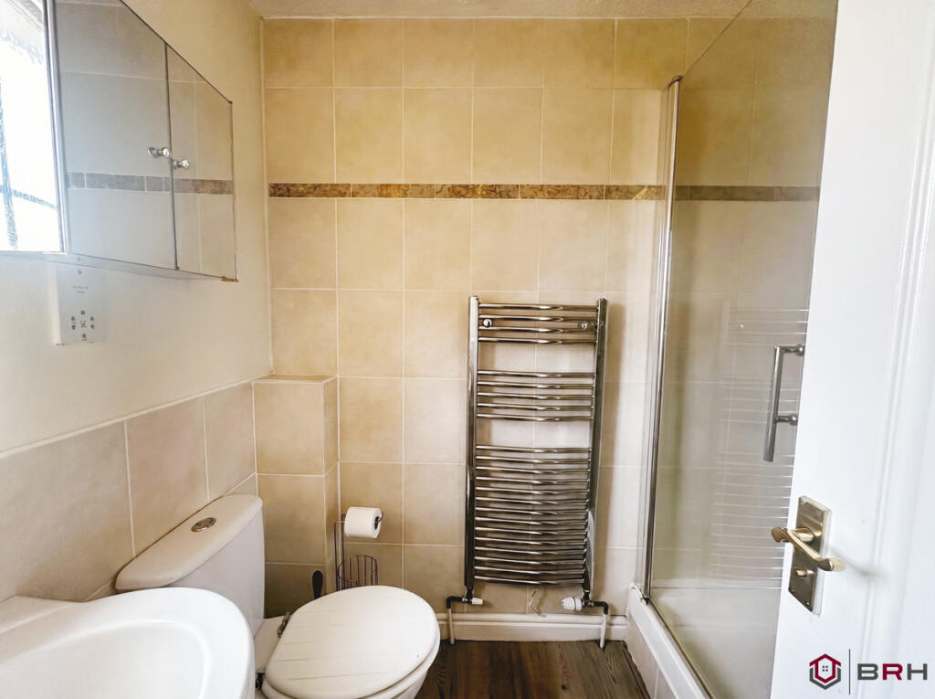 House in Doncaster, New Edlington, Old Edlington - More