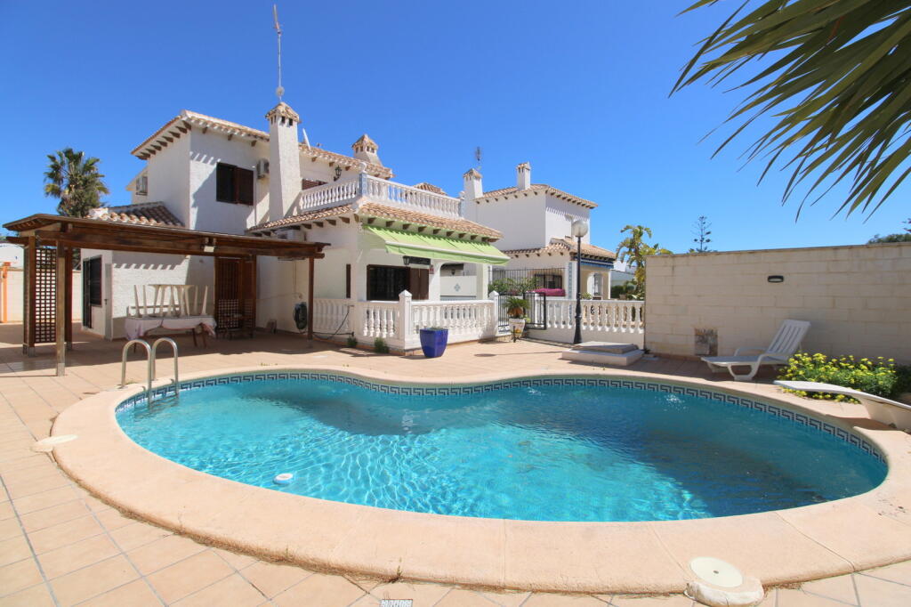 Main image of property: Valencia, Alicante, La Zenia