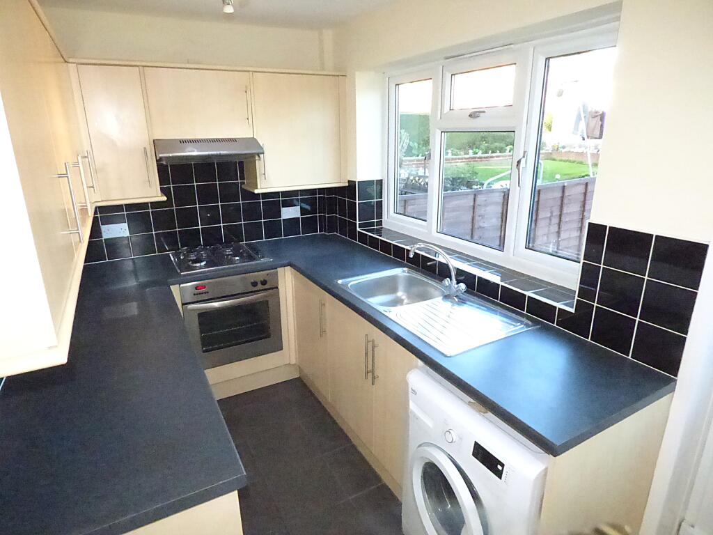 Broad Lane, Bramley, Leeds photo 4