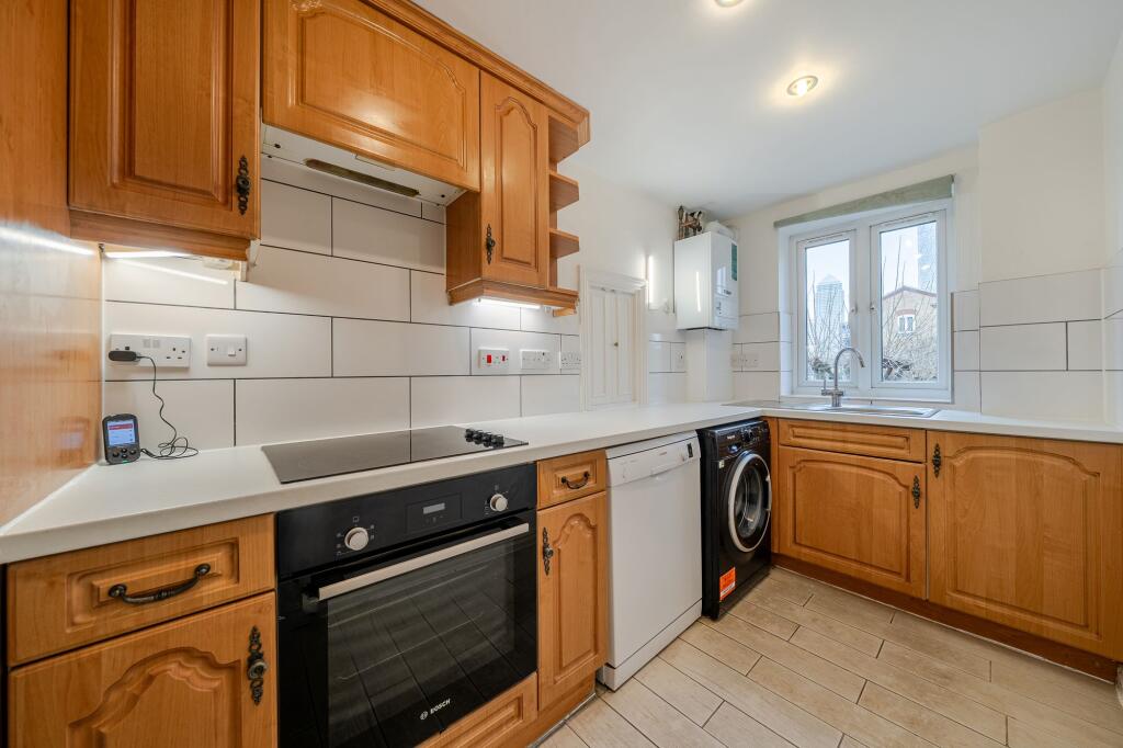 Rotherhithe Street, Codrington Court, SE16 photo 3