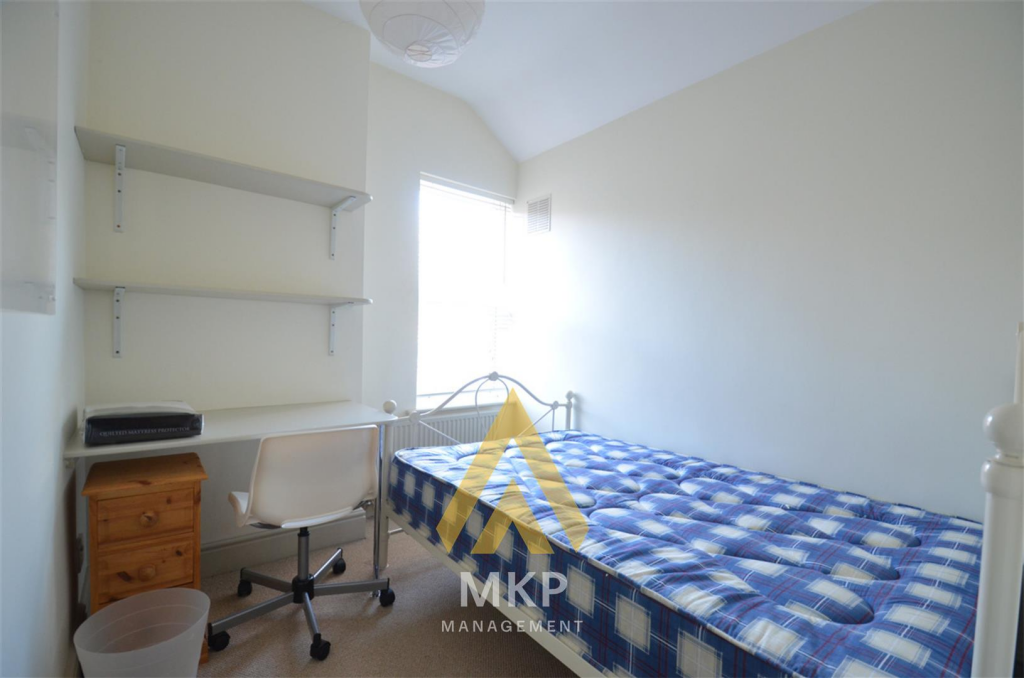 6 bedroom terraced house for rent