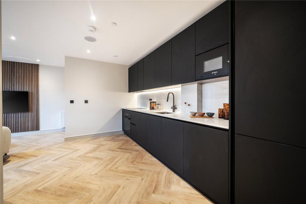 Apartment in Reading - View 4