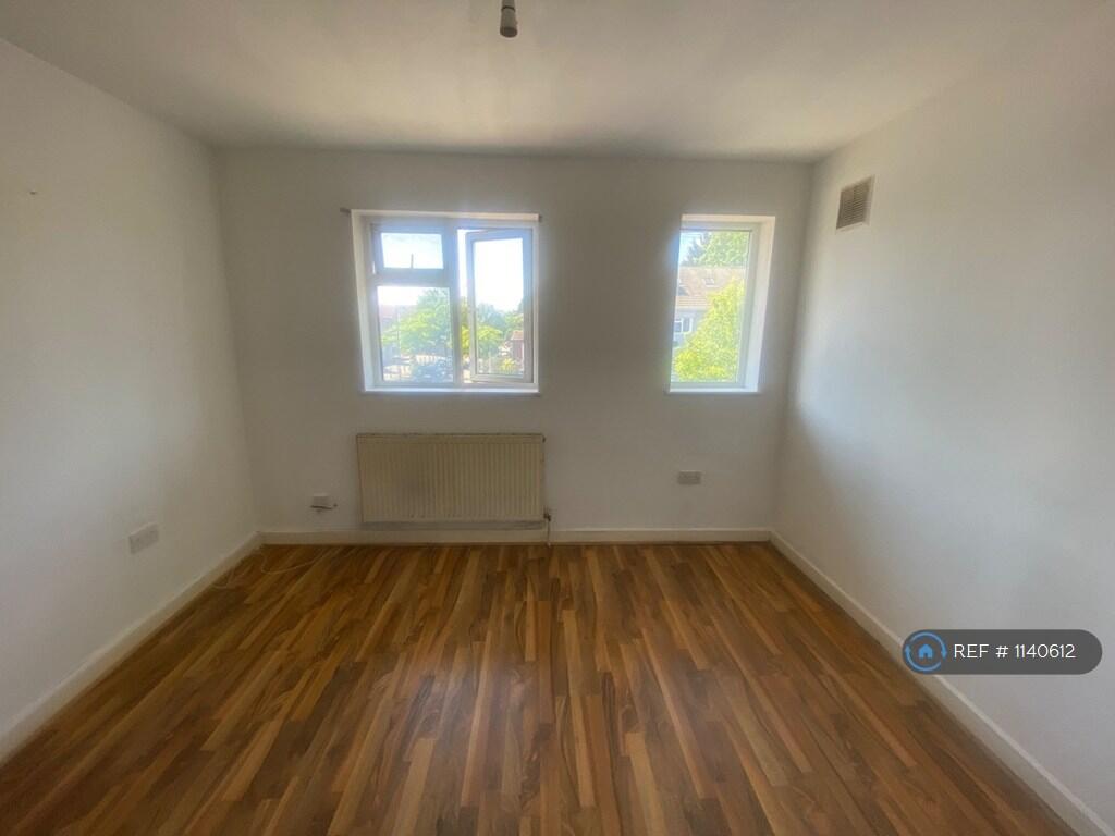 Apartment in Southall - View 2