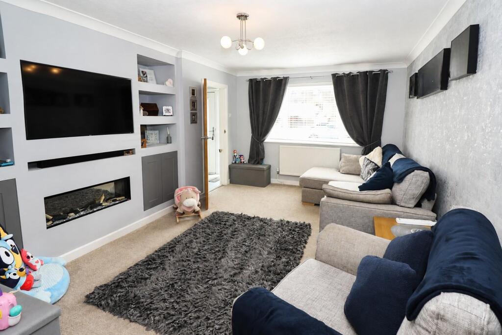 Masefield Drive, Rushden, Northamptonshire NN10 photo 4