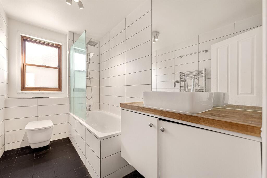 Apartment in London - View 5