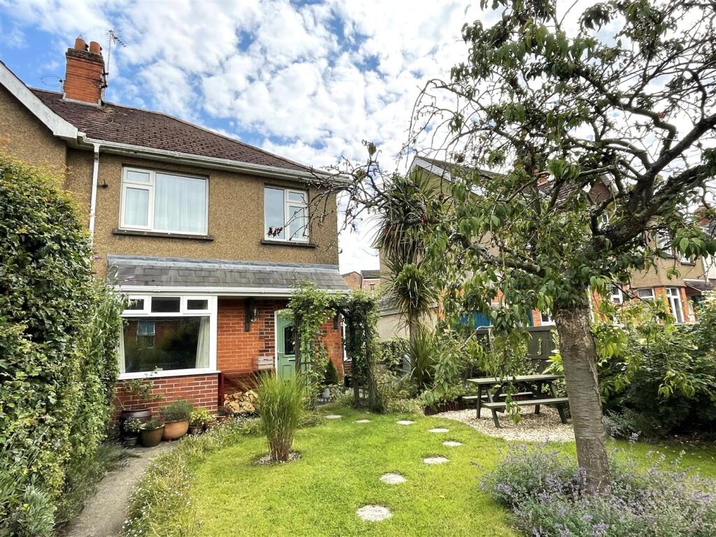 3-bed terraced on Station Road, Hemyock, £279,950