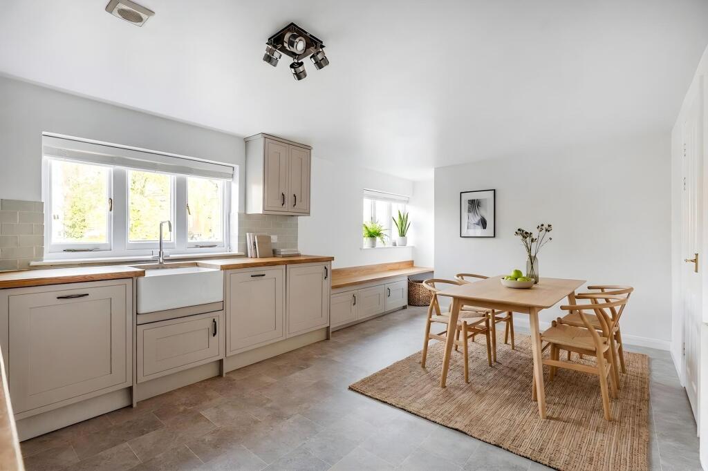 House in Norwich, New Catton - More