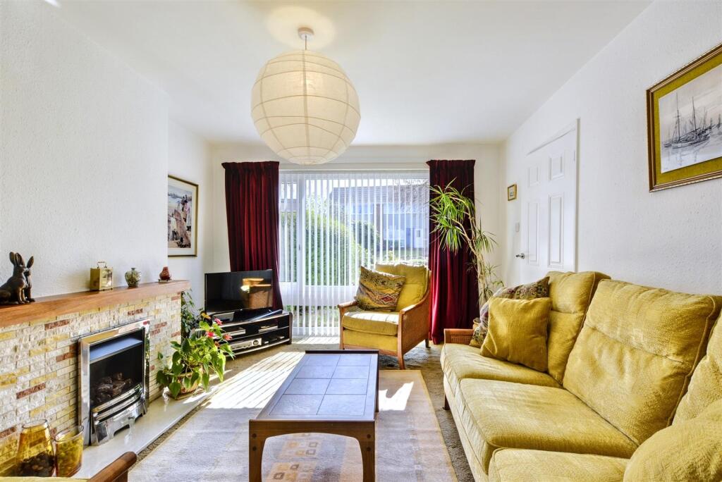 Westbury Close, Chilwell, Nottingham photo 2