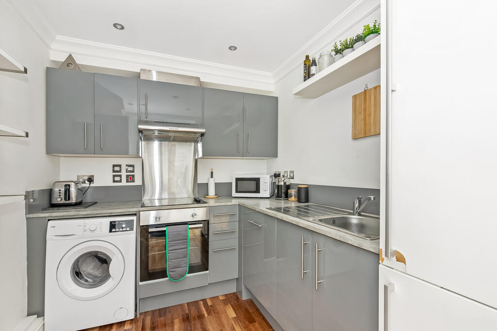 Apartment in London, London Borough of Bromley - View 6