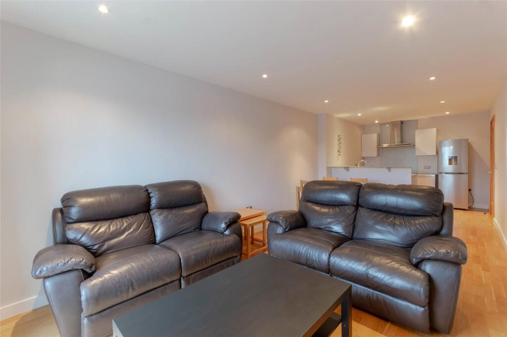 Apartment in Newcastle upon Tyne - View 4
