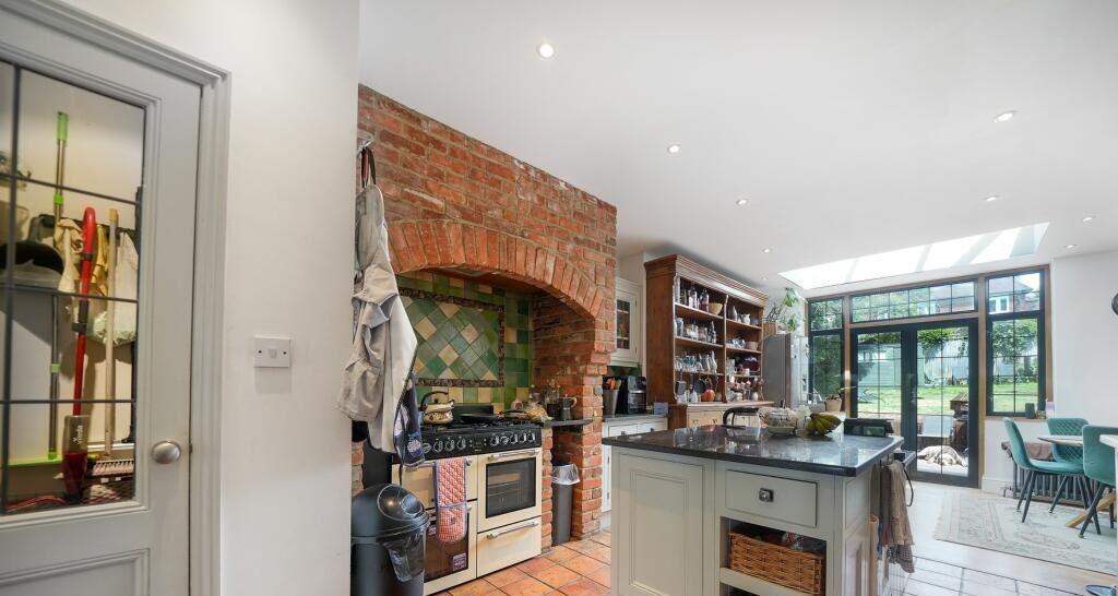 3 Gloucester Drive, London, NW11 6BH photo 5