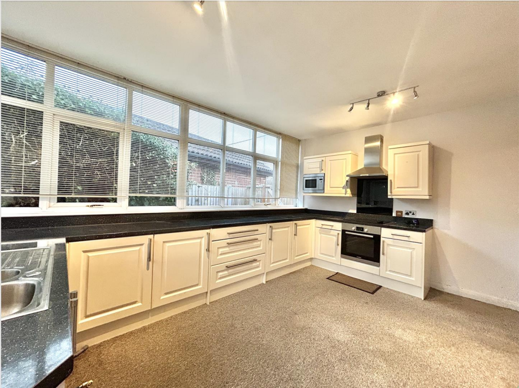 Feeches Road, Southend-On-Sea photo 2