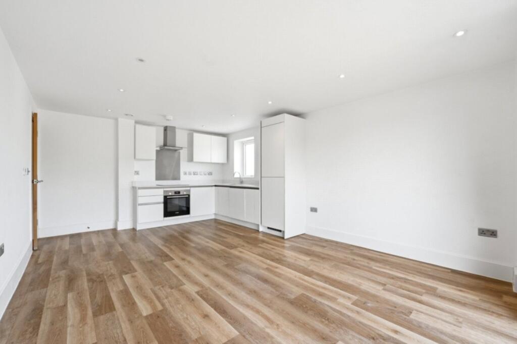 Apartment in Nottingham - View 3