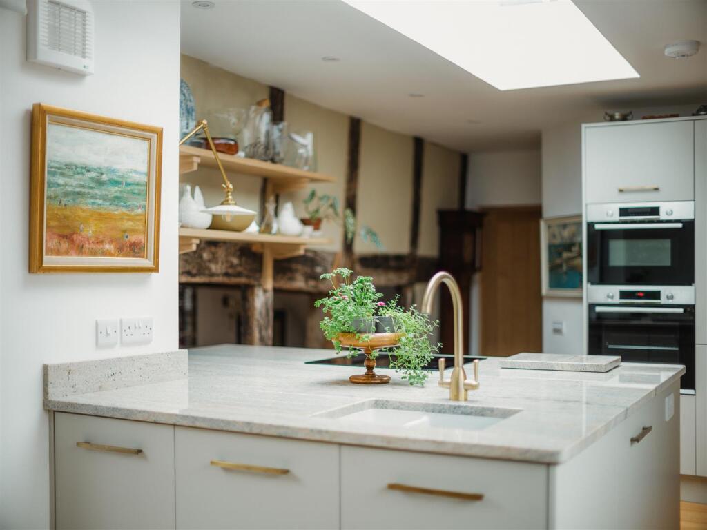 Park Cottage, Horsefair, Abbey Foregate, Shrewsbury SY2 6BL - More