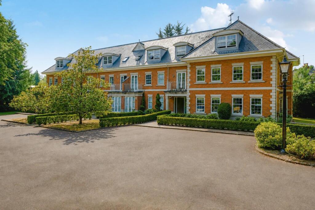 Main image of property: Eyre Court, Finchampstead Road, Wokingham, Berkshire, RG40 2NX