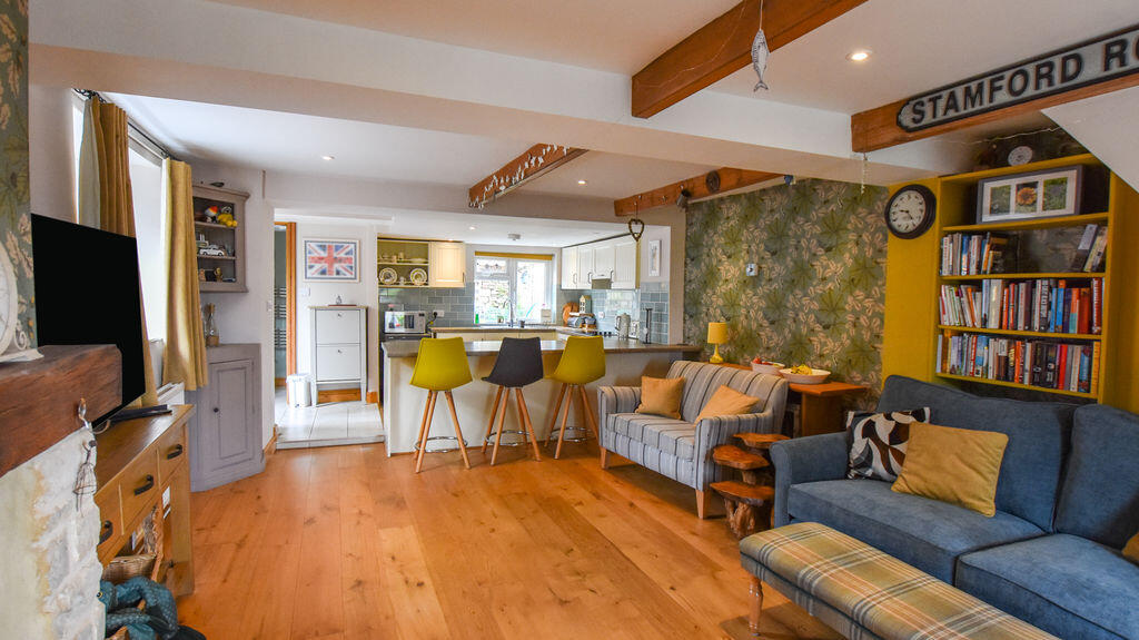Main Road, Uffington, Stamford - More