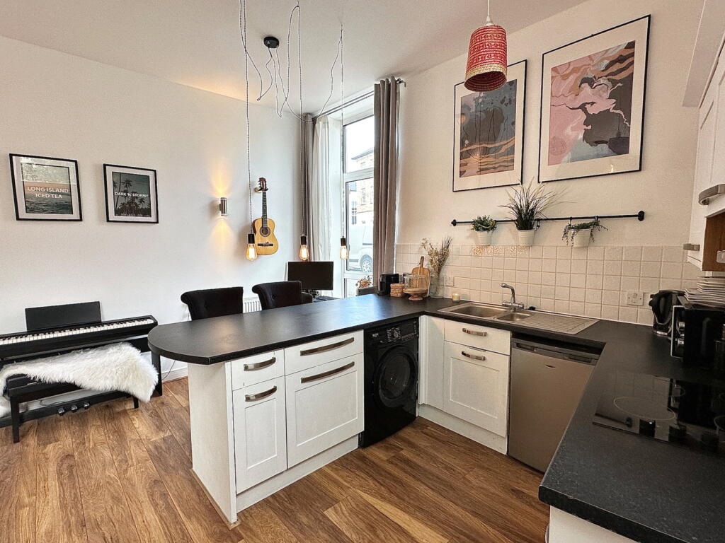 Apartment in Upton, St Crispin's - More