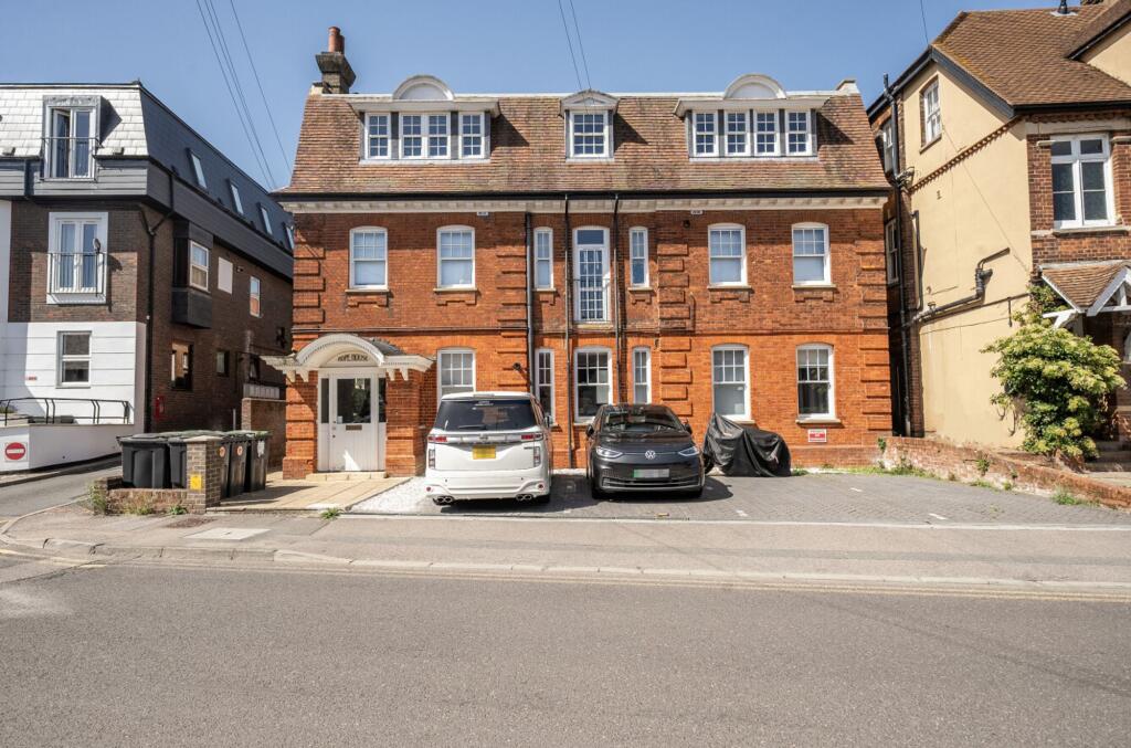 Main image of property: Lyons Crescent, Tonbridge, TN9