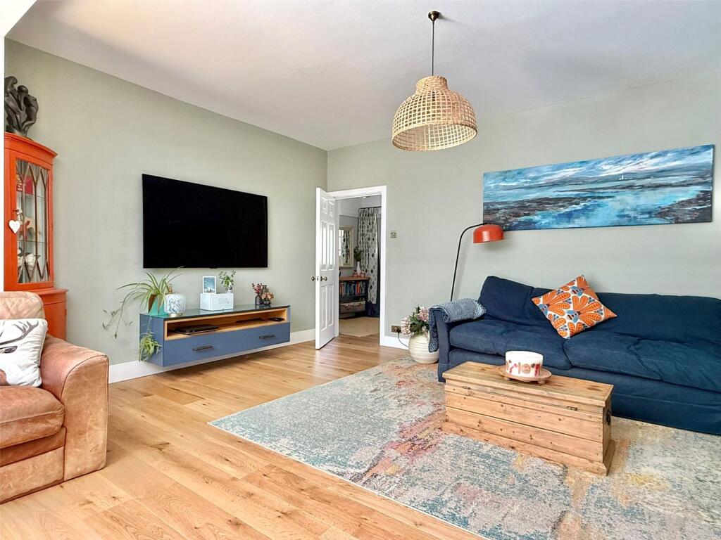 Barnes Lane, Milford on Sea, Lymington, SO41 photo 5