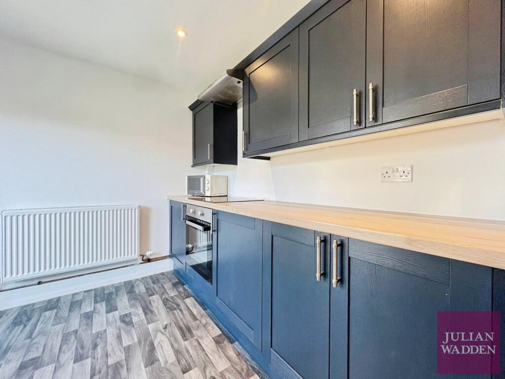 Keston Crescent, Brinnington, Stockport, SK5 photo 4