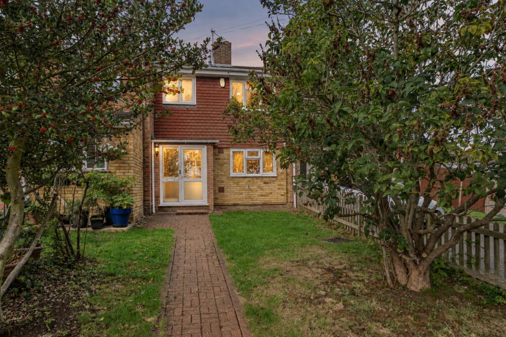 House in Gillingham, Medway - View 3