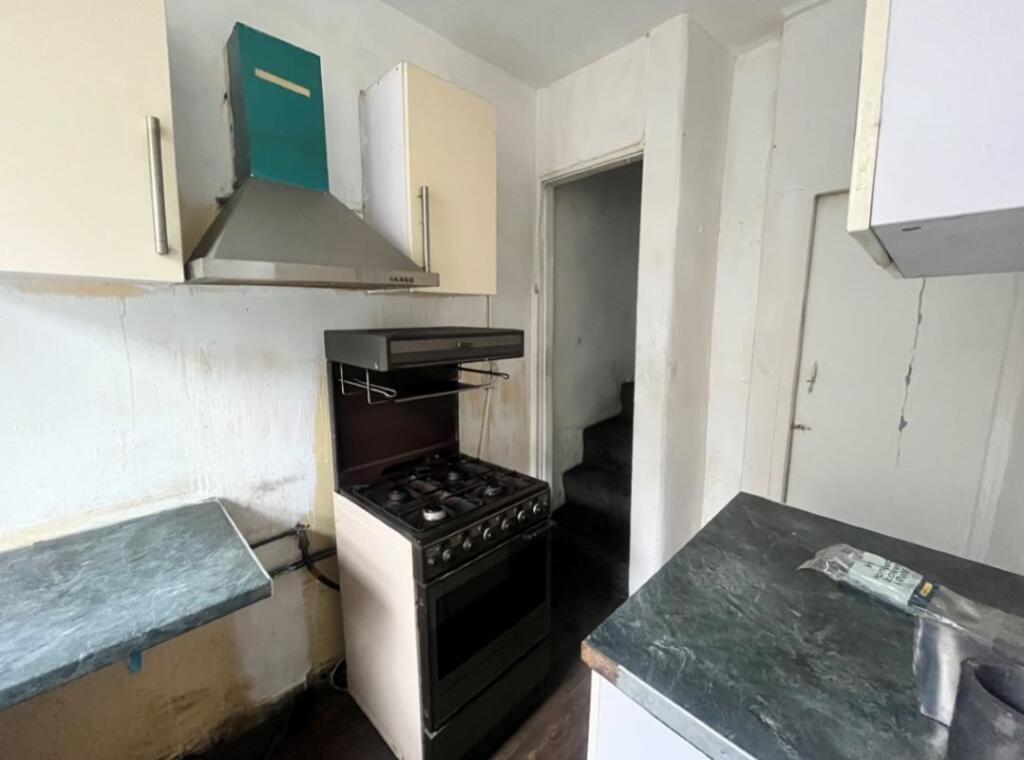 47 Washington Street, Bradford, West Yorkshire, BD8 9QN photo 5