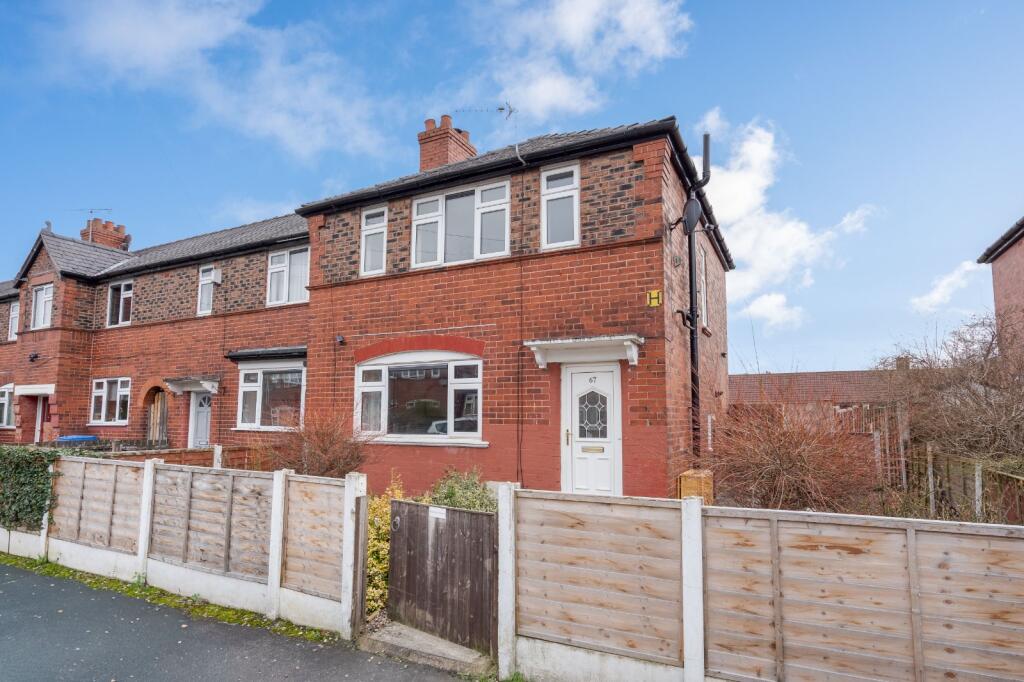Main image of property: Royton Avenue,, Sale, Greater Manchester, M33