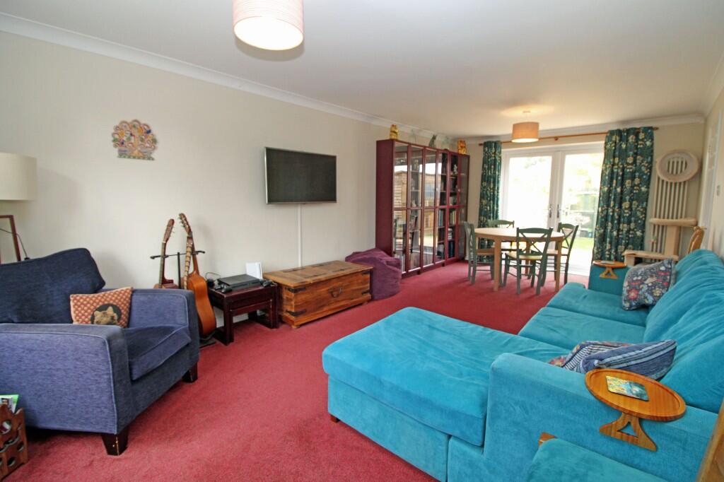 Poultons Close, Overton RG25 photo 3